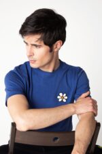 Men's T-shirt with embroidered daisy - Image 23